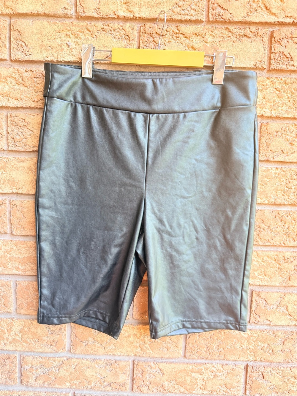 💫4/$25 • Laundry By Shelli Segal Black Vegan Leather High-Waist Bike Shorts